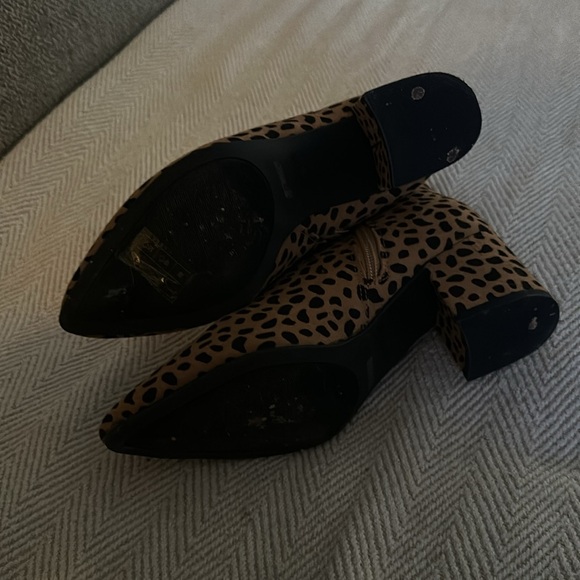 Cheetah print booties - Picture 7 of 7